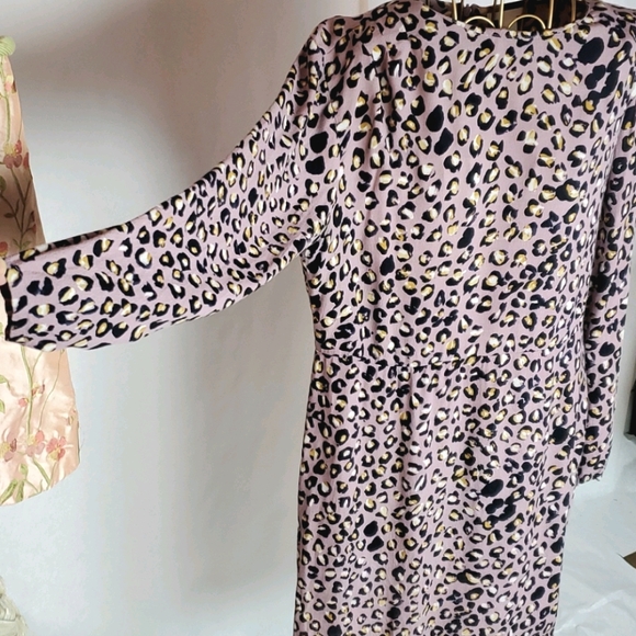 H&M Dresses & Skirts - H & M Lavender Leopard Dress Size 14